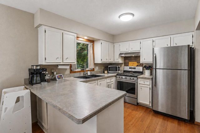 114 Gordon COURT, Mukwonago, WI 53149