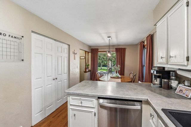 114 Gordon COURT, Mukwonago, WI 53149