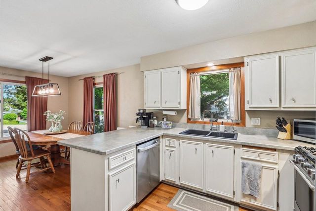 114 Gordon COURT, Mukwonago, WI 53149