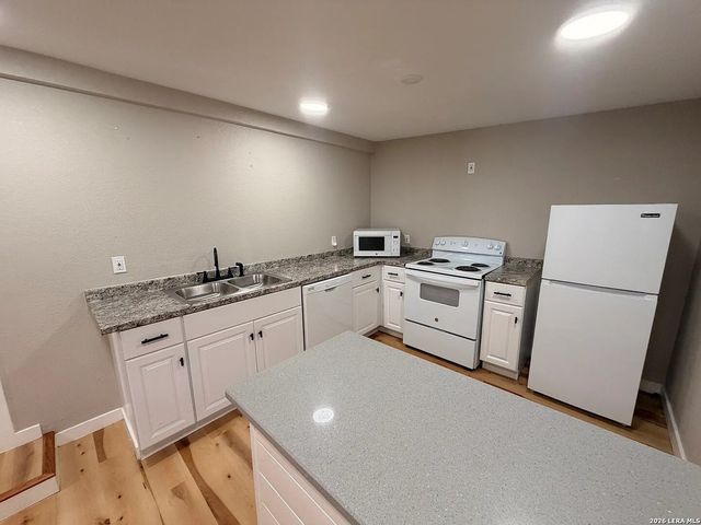 231 Gabriel, San Antonio, TX 78202
