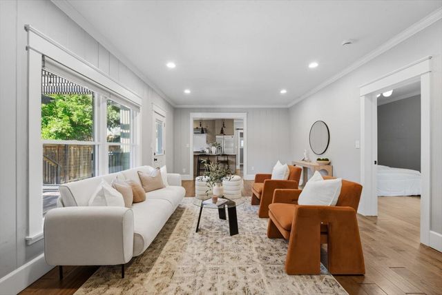 1121 4th St, Davis, CA 95616