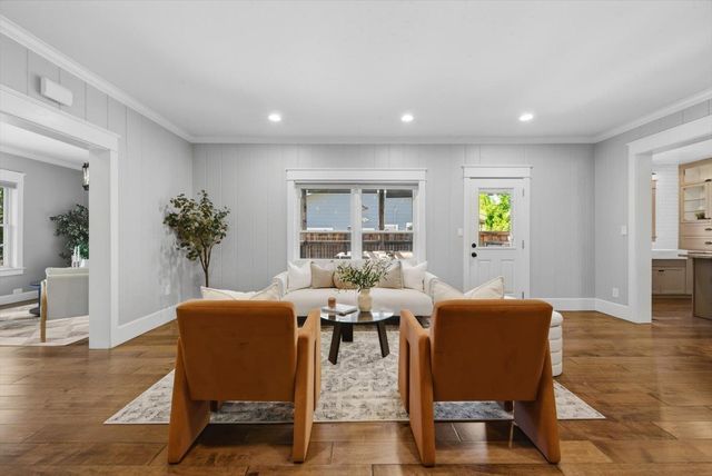 1121 4th St, Davis, CA 95616