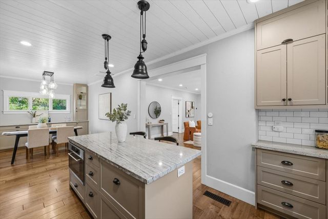 1121 4th St, Davis, CA 95616