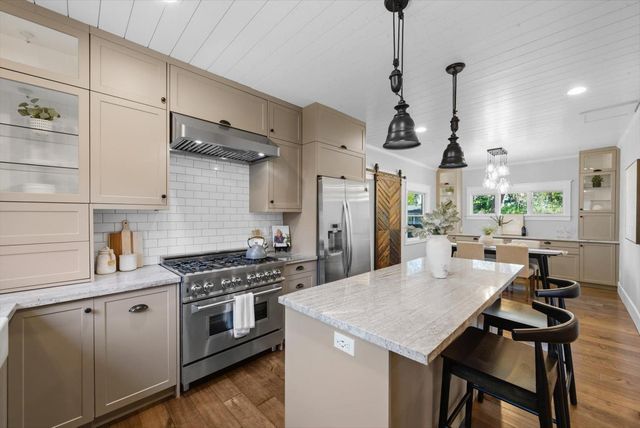 1121 4th St, Davis, CA 95616