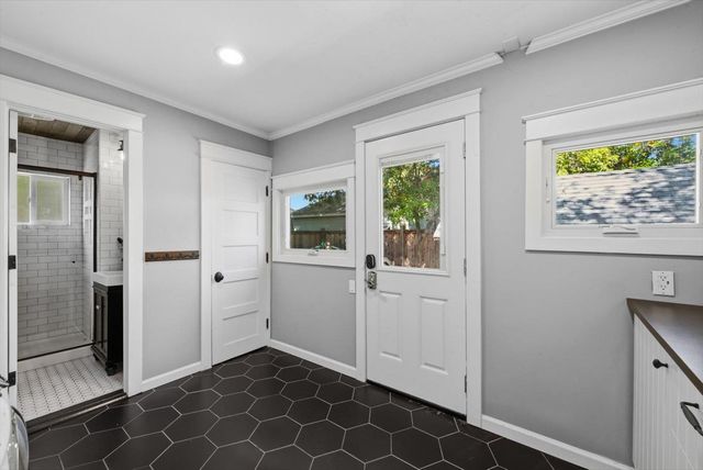 1121 4th St, Davis, CA 95616