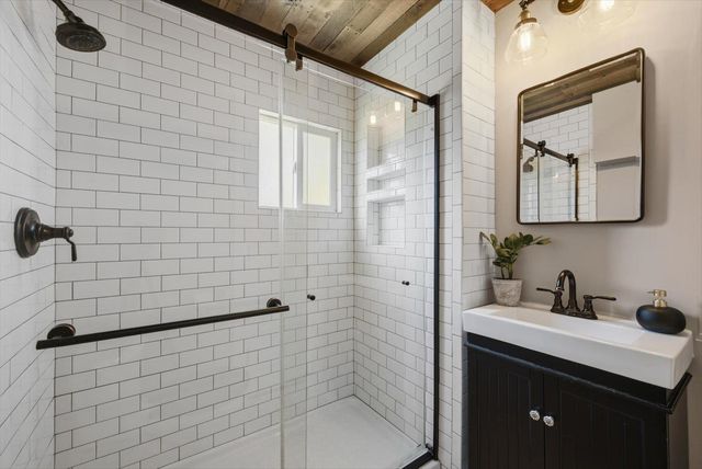 1121 4th St, Davis, CA 95616