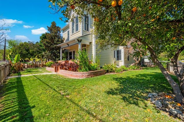 1121 4th St, Davis, CA 95616