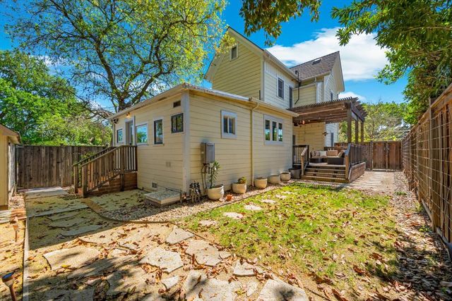 1121 4th St, Davis, CA 95616