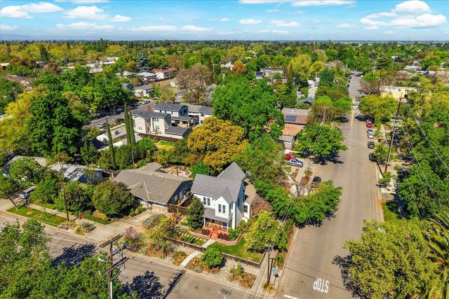 1121 4th St, Davis, CA 95616