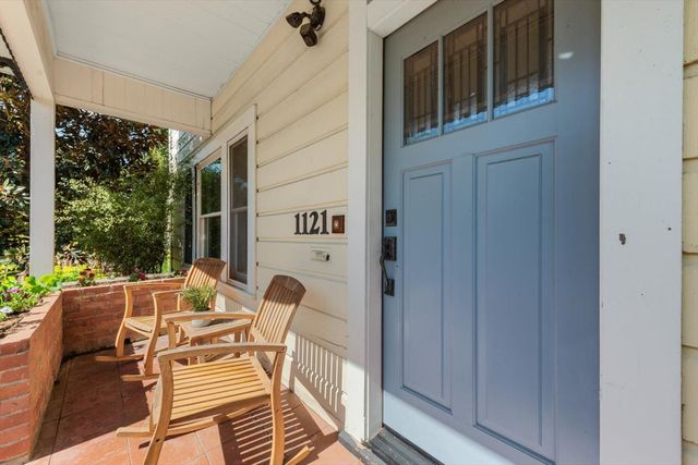 1121 4th St, Davis, CA 95616