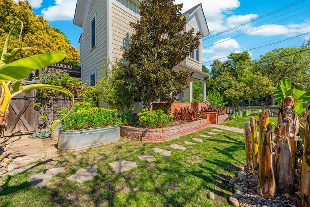 1121 4th St, Davis, CA 95616