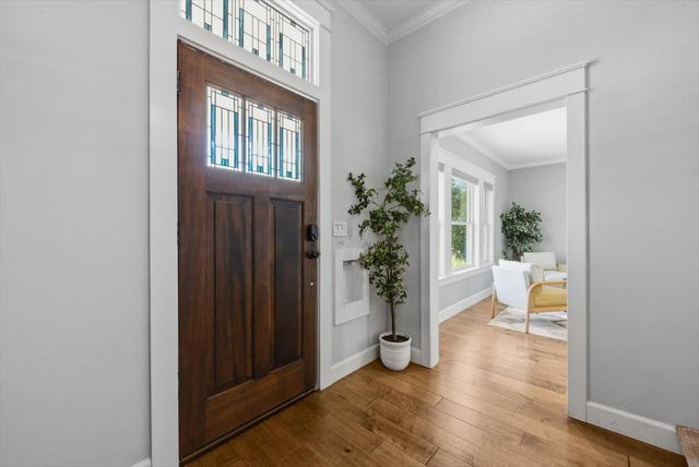 1121 4th St, Davis, CA 95616