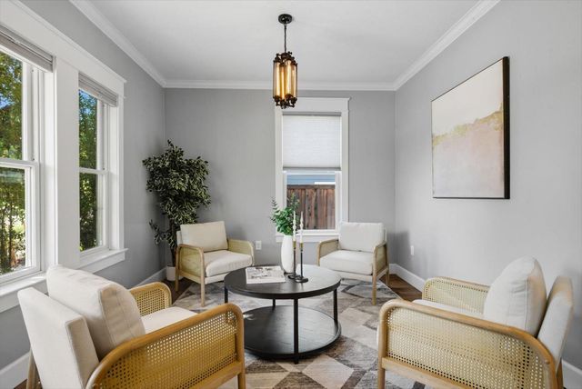 1121 4th St, Davis, CA 95616