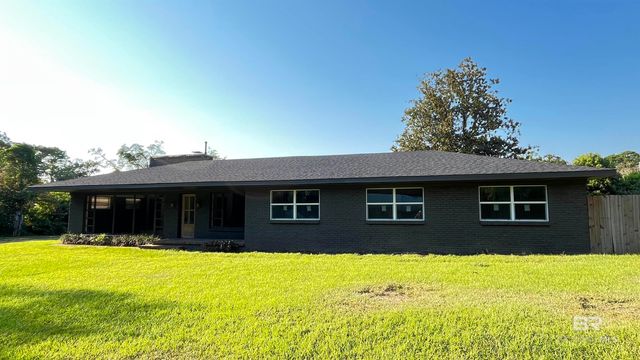 703 Bellangee Avenue, Fairhope, AL 36532