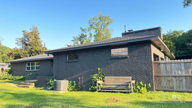 703 Bellangee Avenue, Fairhope, AL 36532