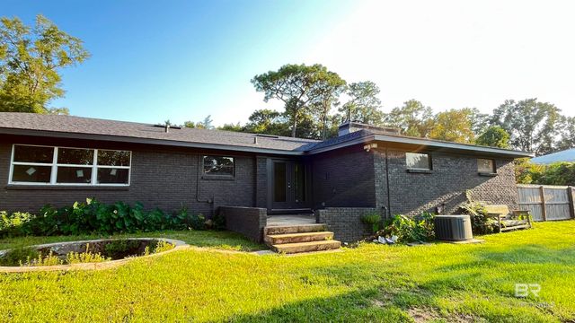 703 Bellangee Avenue, Fairhope, AL 36532
