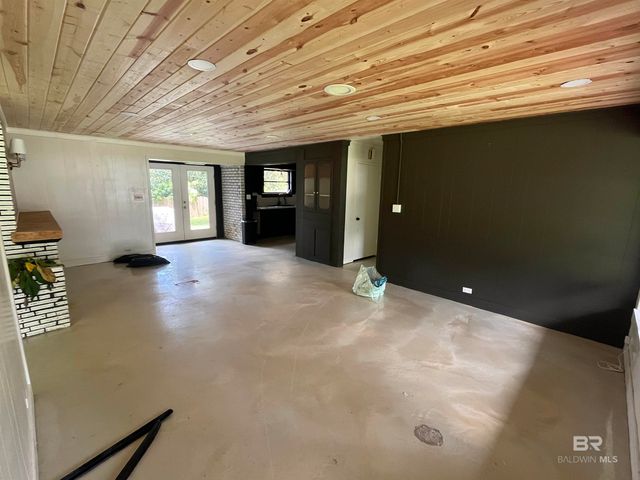 703 Bellangee Avenue, Fairhope, AL 36532