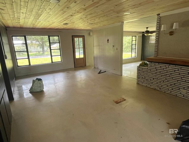 703 Bellangee Avenue, Fairhope, AL 36532