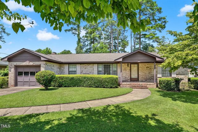 1515 Nicklaus Drive, Fayetteville, NC 28303