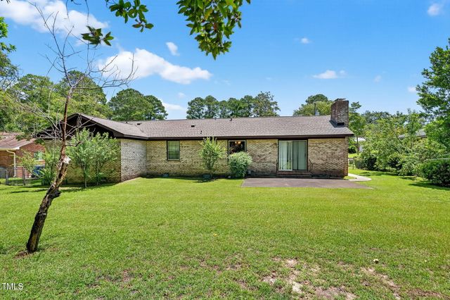 1515 Nicklaus Drive, Fayetteville, NC 28303