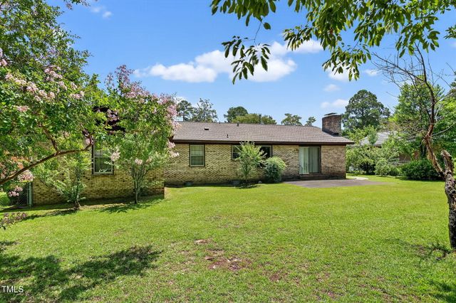 1515 Nicklaus Drive, Fayetteville, NC 28303