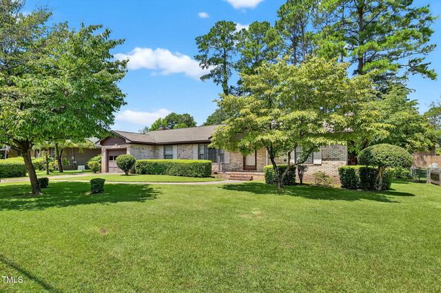 1515 Nicklaus Drive, Fayetteville, NC 28303