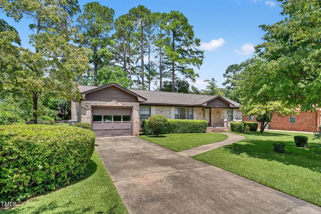 1515 Nicklaus Drive, Fayetteville, NC 28303