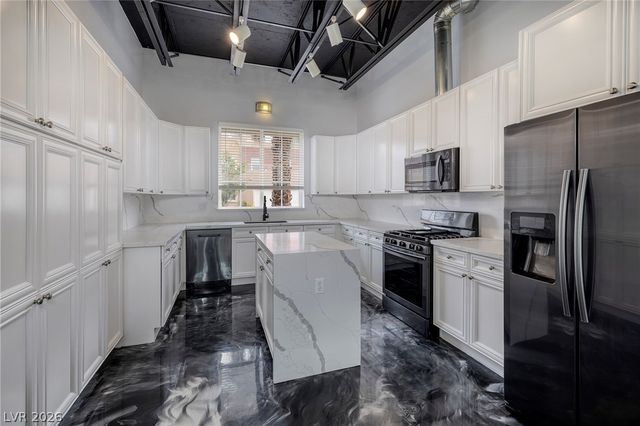 5651 Deer Creek Falls Court, Las Vegas, NV 89118