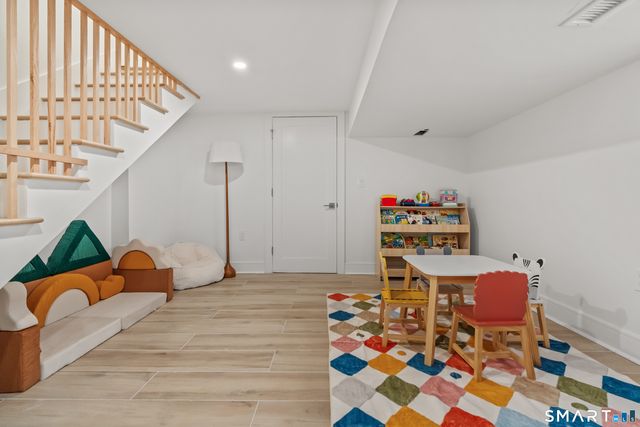8 Farley Street B, Greenwich, CT 06830