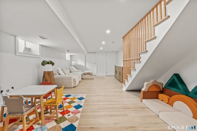 8 Farley Street B, Greenwich, CT 06830