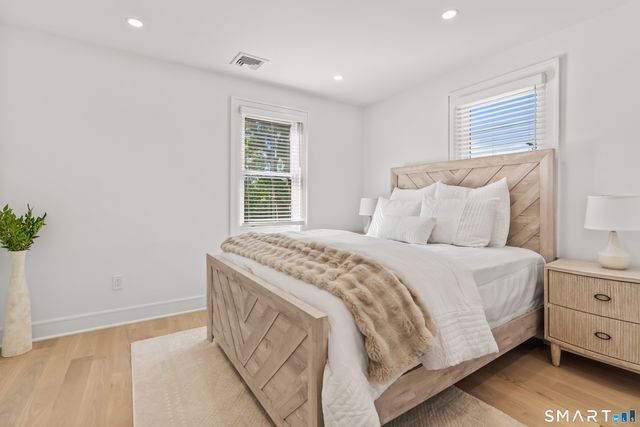 8 Farley Street B, Greenwich, CT 06830