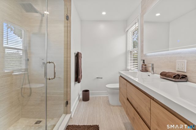 8 Farley Street B, Greenwich, CT 06830