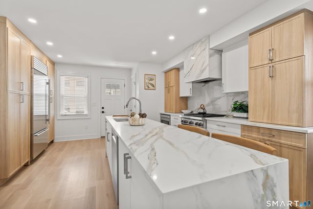8 Farley Street B, Greenwich, CT 06830