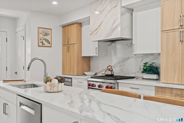 8 Farley Street B, Greenwich, CT 06830