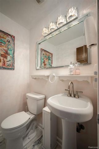 20937 Sherman Avenue, Southfield, MI 48033