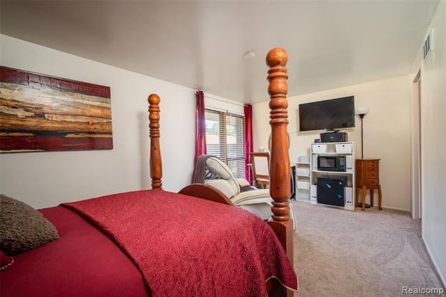 20937 Sherman Avenue, Southfield, MI 48033