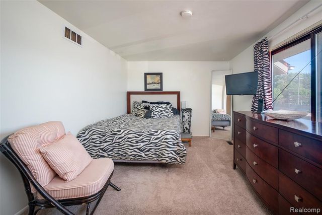 20937 Sherman Avenue, Southfield, MI 48033
