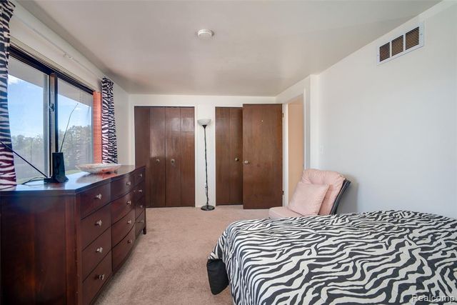 20937 Sherman Avenue, Southfield, MI 48033