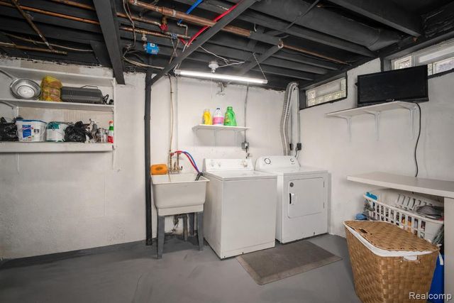 20937 Sherman Avenue, Southfield, MI 48033