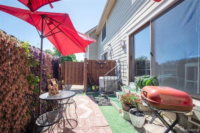 20937 Sherman Avenue, Southfield, MI 48033
