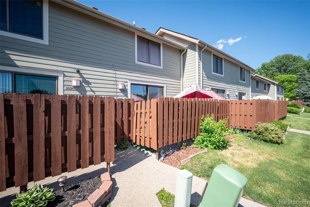 20937 Sherman Avenue, Southfield, MI 48033