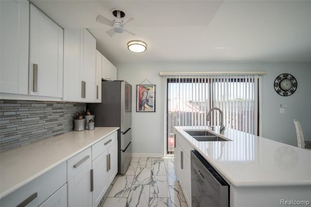 20937 Sherman Avenue, Southfield, MI 48033