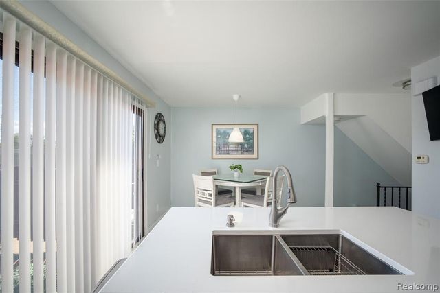 20937 Sherman Avenue, Southfield, MI 48033