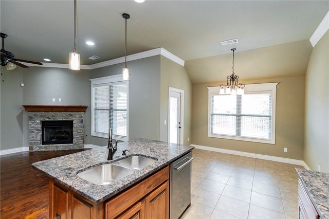 8141 Buona Sera Street, Springdale, AR 72762