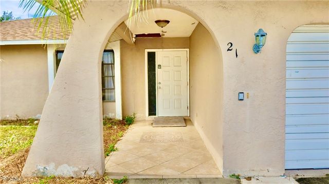 214 NE 9th CT, Cape Coral, FL 33909