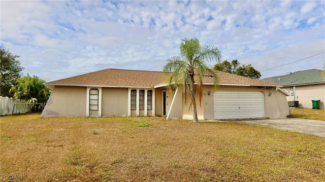 214 NE 9th CT, Cape Coral, FL 33909