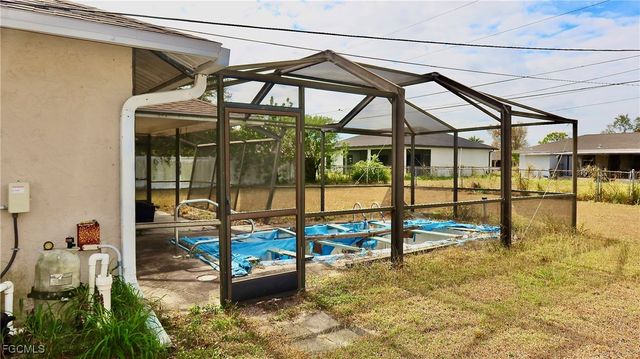 214 NE 9th CT, Cape Coral, FL 33909