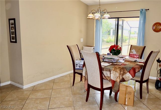 214 NE 9th CT, Cape Coral, FL 33909