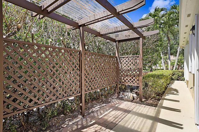 1200 Ligurian Road, Palm Beach Gardens, FL 33410