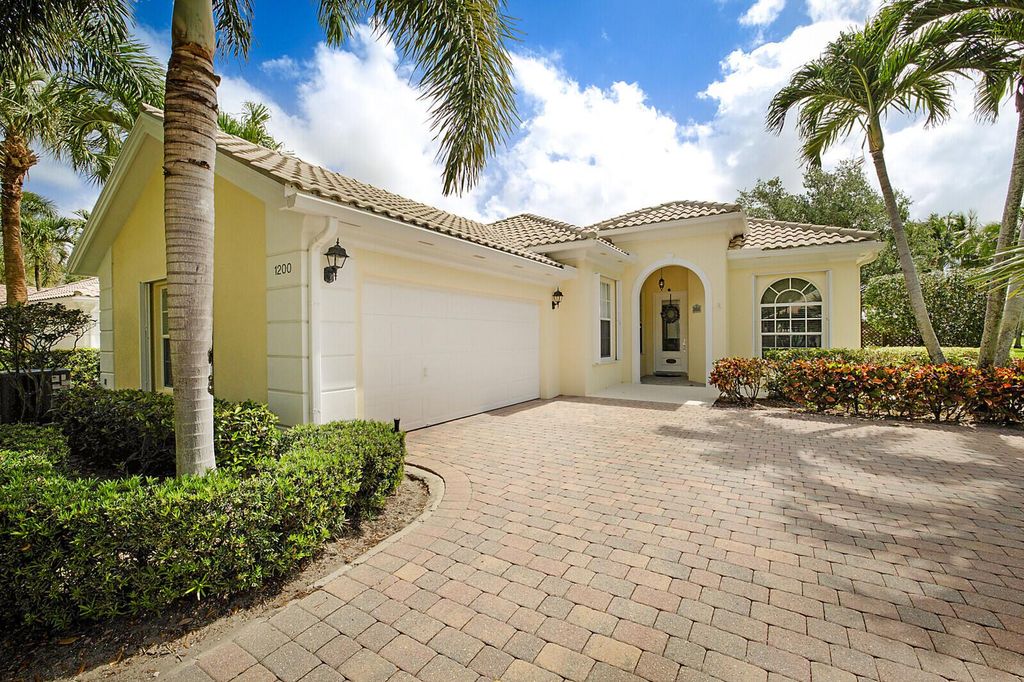 1200 Ligurian Road, Palm Beach Gardens, FL 33410